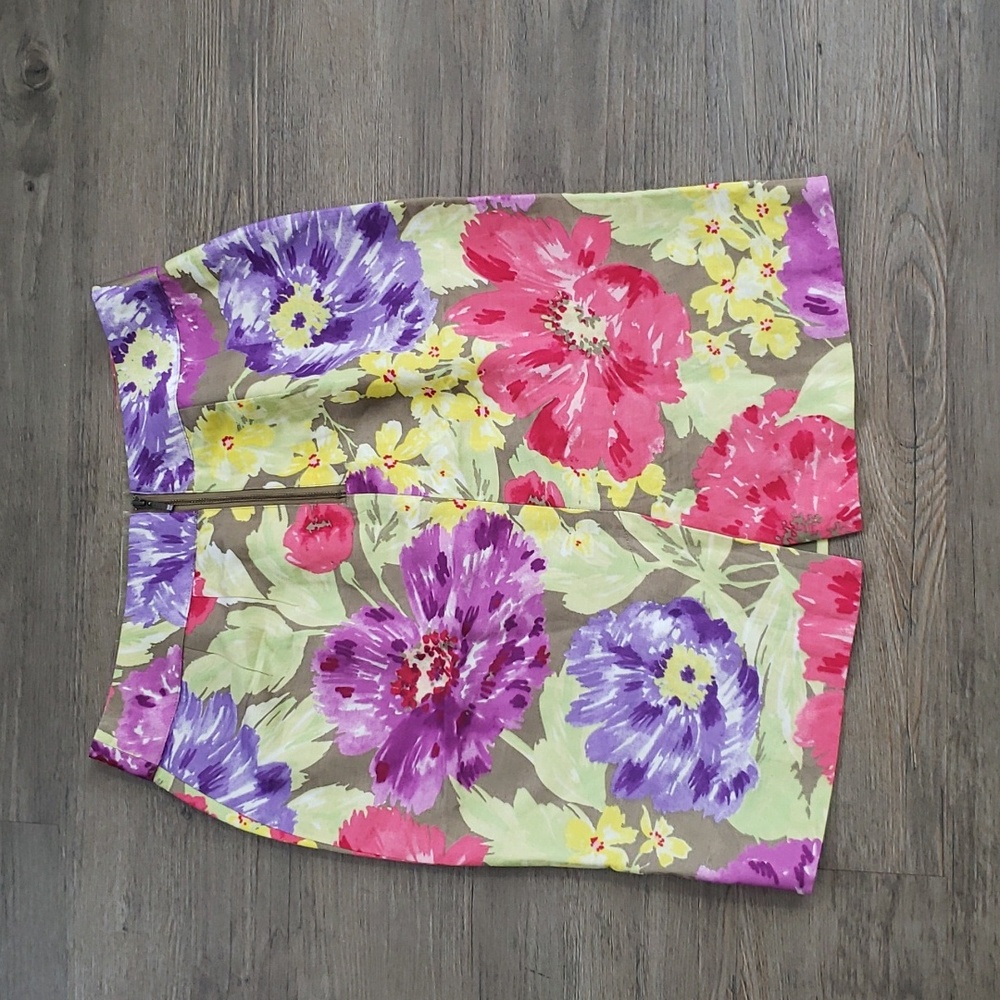 Banana Republic floral pencil skirt - Picture 10 of 14